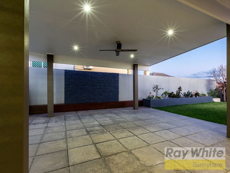 30 Azzure Street, Eight Mile Plains QLD 4113