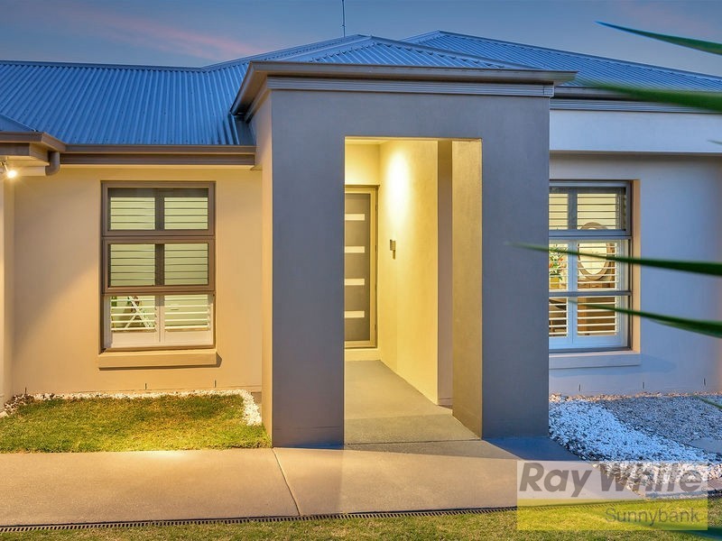 30 Azzure Street, Eight Mile Plains QLD 4113