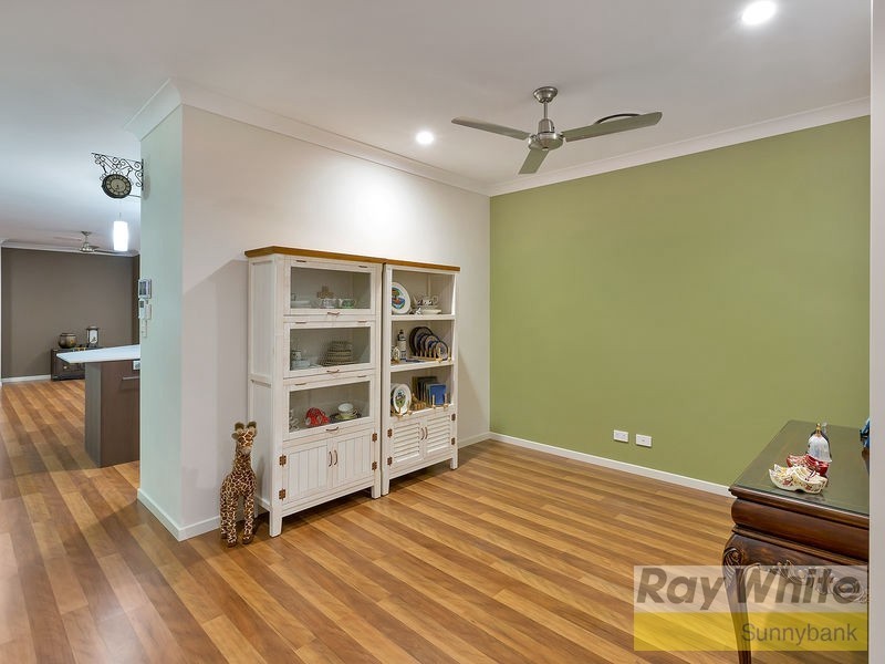 30 Azzure Street, Eight Mile Plains QLD 4113