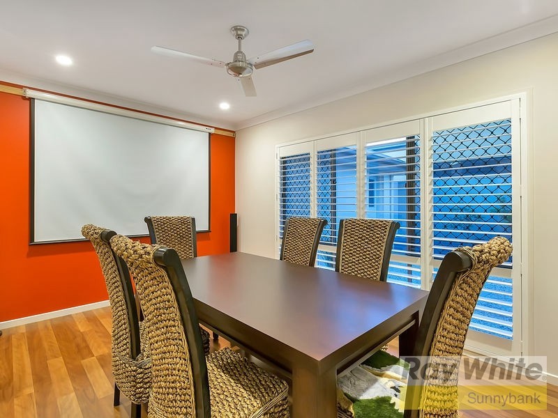 30 Azzure Street, Eight Mile Plains QLD 4113