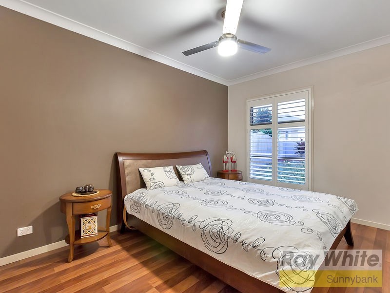 30 Azzure Street, Eight Mile Plains QLD 4113