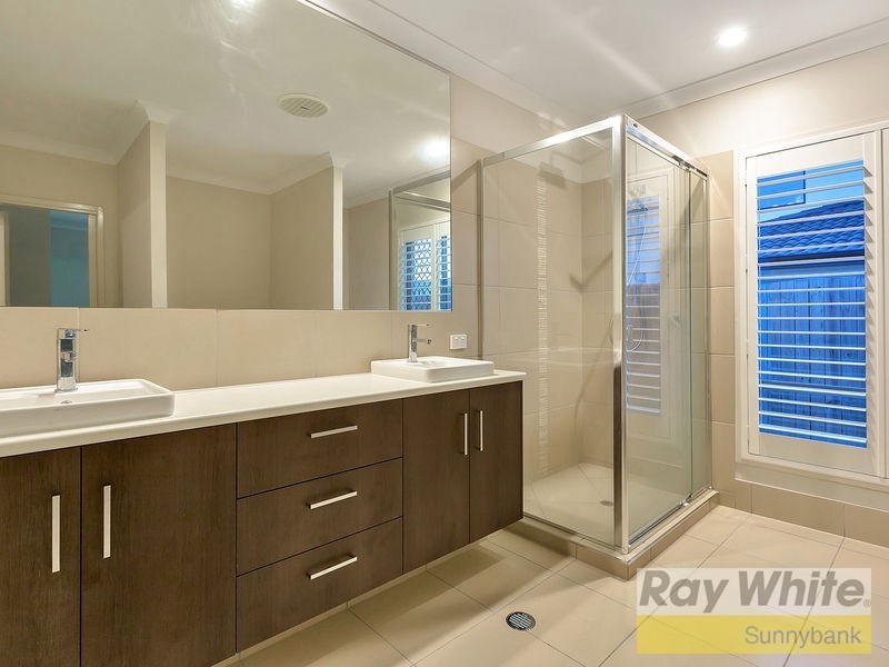 30 Azzure Street, Eight Mile Plains QLD 4113