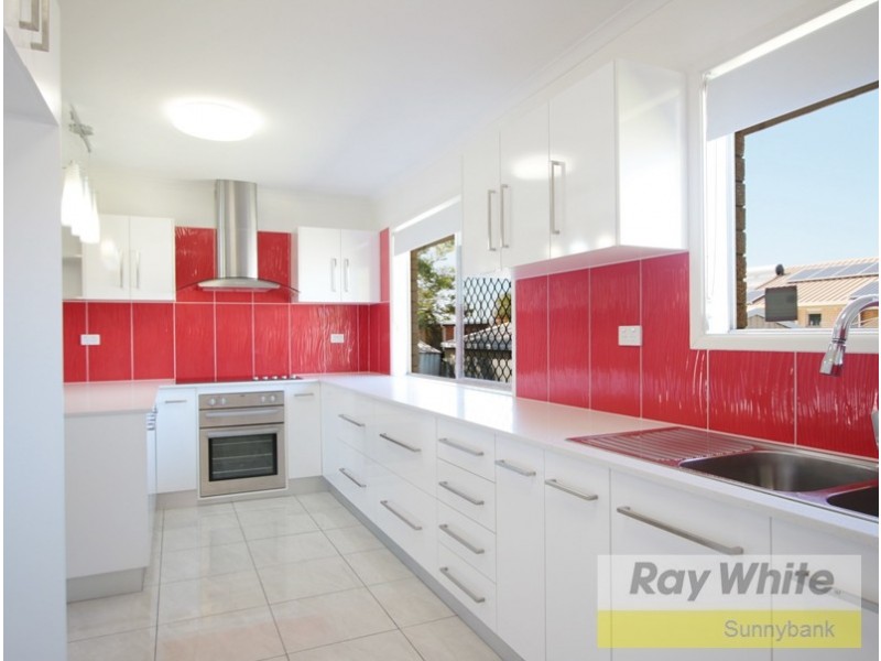 9 Stratharlie Square, Macgregor QLD 4109
