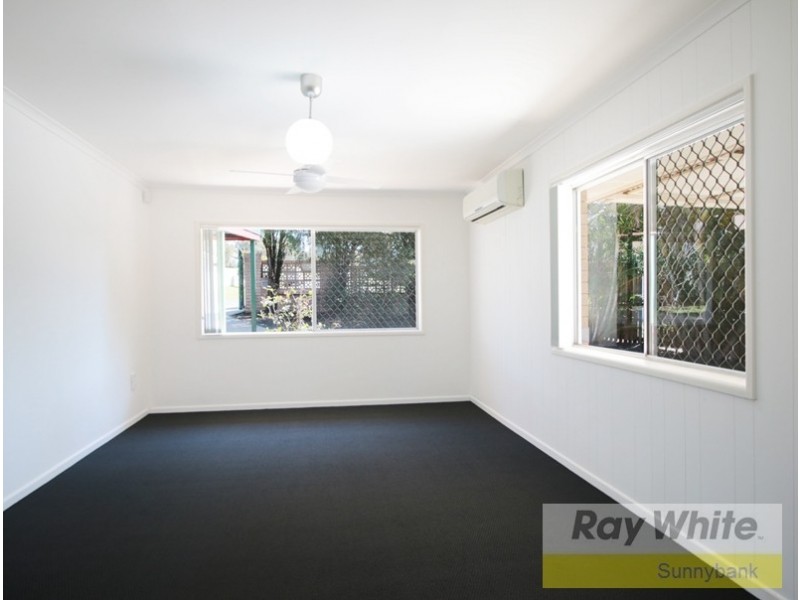 9 Stratharlie Square, Macgregor QLD 4109