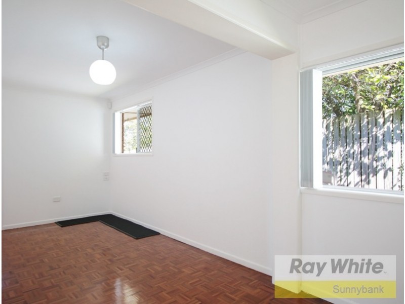 9 Stratharlie Square, Macgregor QLD 4109