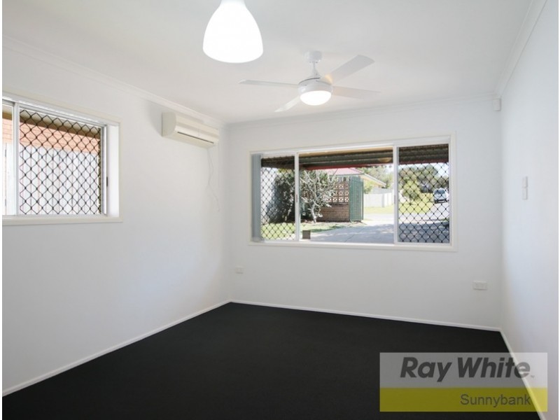 9 Stratharlie Square, Macgregor QLD 4109