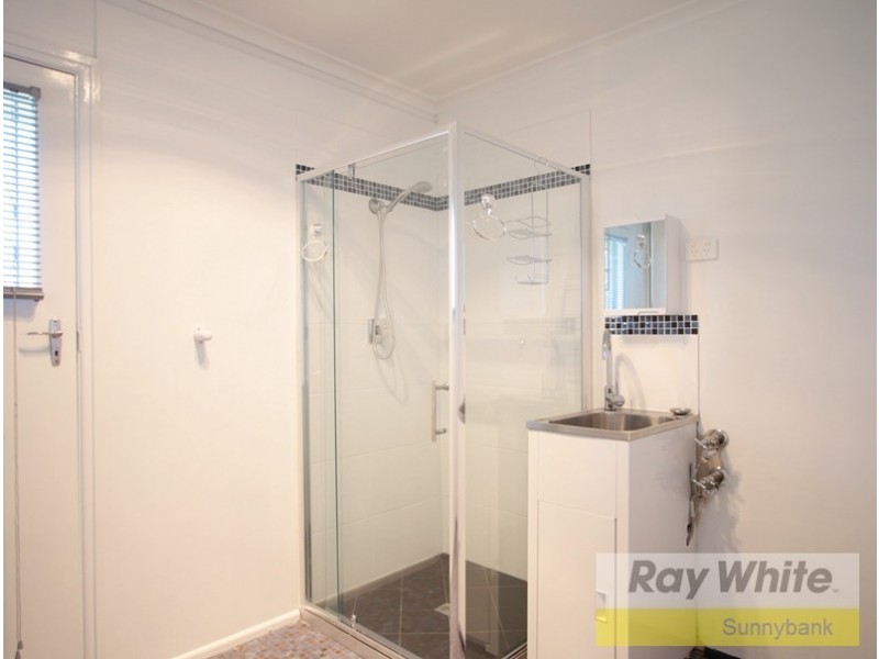 9 Stratharlie Square, Macgregor QLD 4109