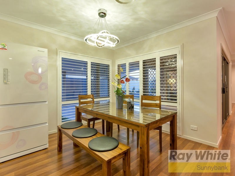 30 Azzure St, Eight Mile Plains QLD 4113