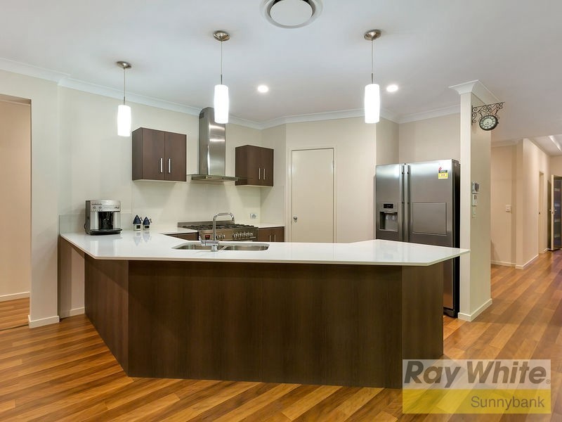 30 Azzure St, Eight Mile Plains QLD 4113