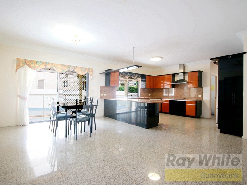 22 Veta Street, Robertson QLD 4109