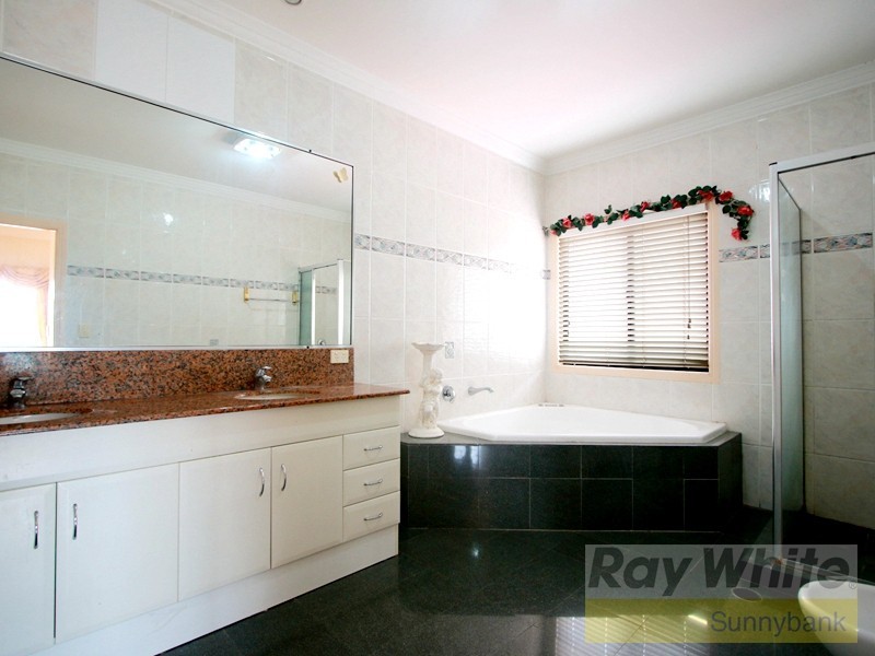 22 Veta Street, Robertson QLD 4109