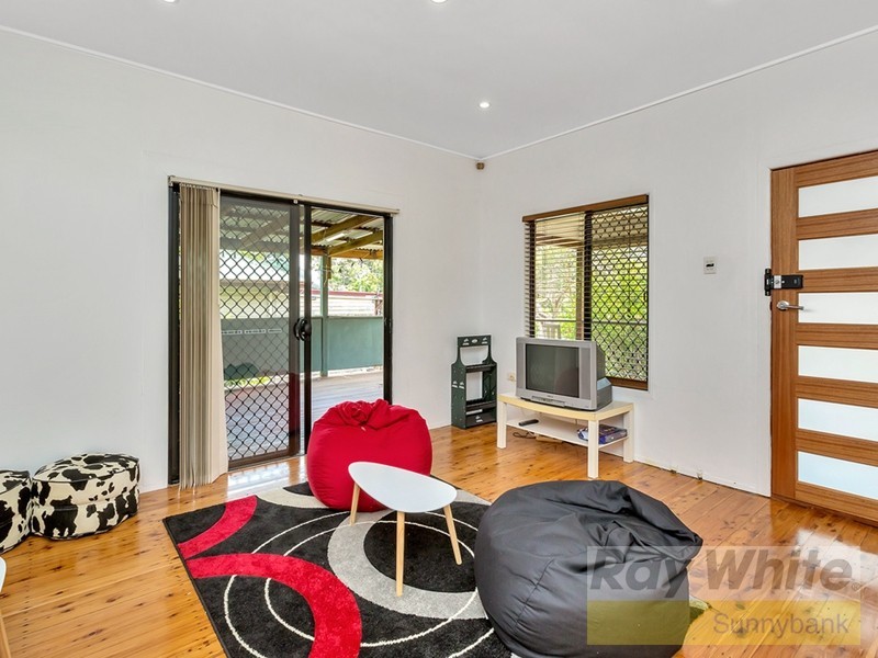 31 Middle Street, Coopers Plains QLD 4108