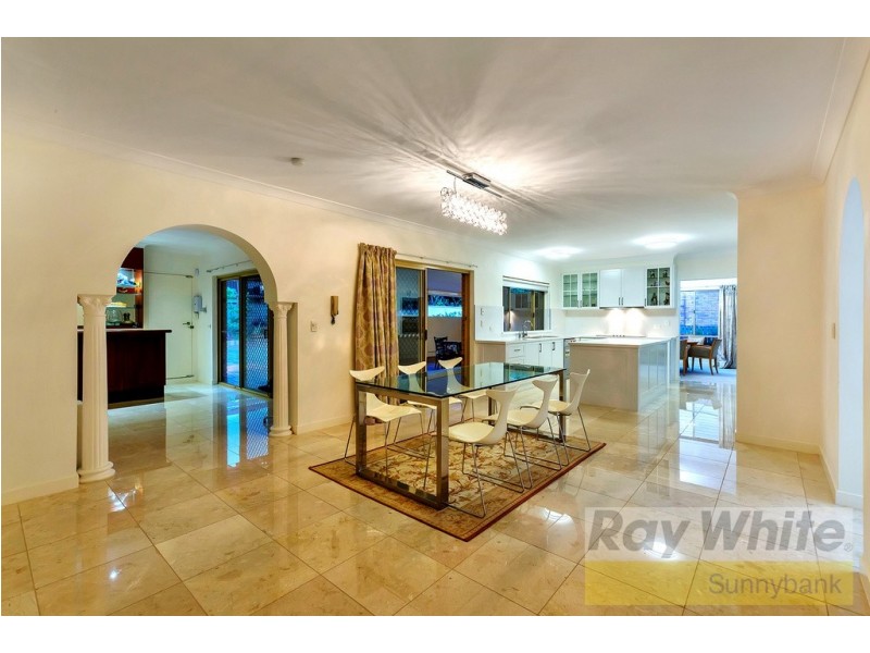 8 Reculver Street, Robertson QLD 4109