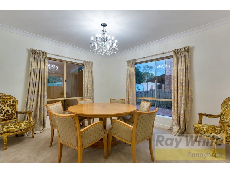 8 Reculver Street, Robertson QLD 4109