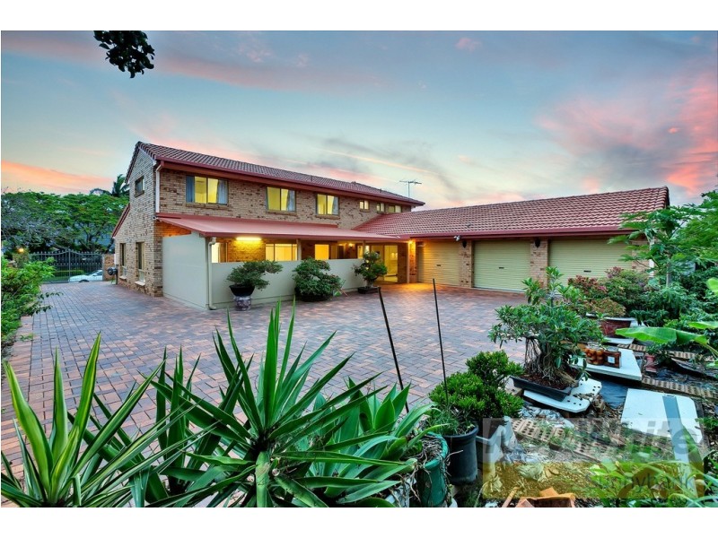 8 Reculver Street, Robertson QLD 4109