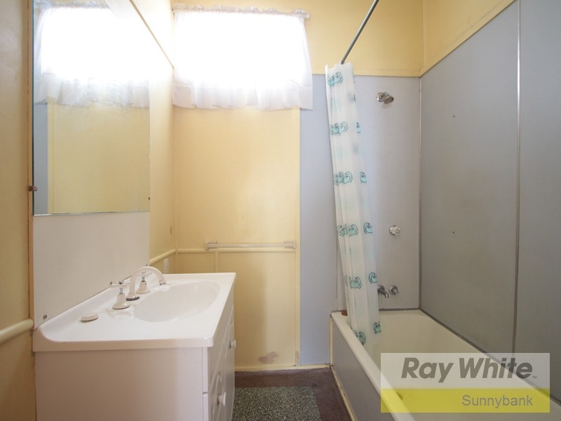 84 Nyleta Street, Coopers Plains QLD 4108