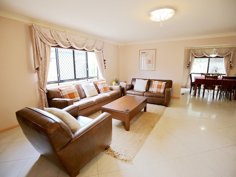 123 Bordeaux Street, Eight Mile Plains QLD 4113