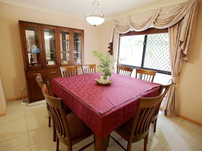 123 Bordeaux Street, Eight Mile Plains QLD 4113