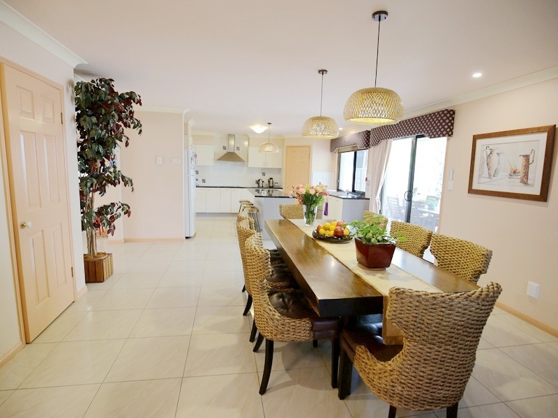 123 Bordeaux Street, Eight Mile Plains QLD 4113