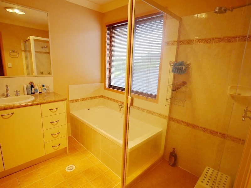 123 Bordeaux Street, Eight Mile Plains QLD 4113