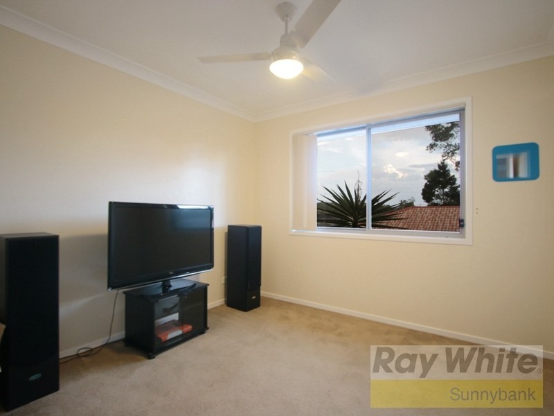 44 Paul Drive, Regents Park QLD 4118