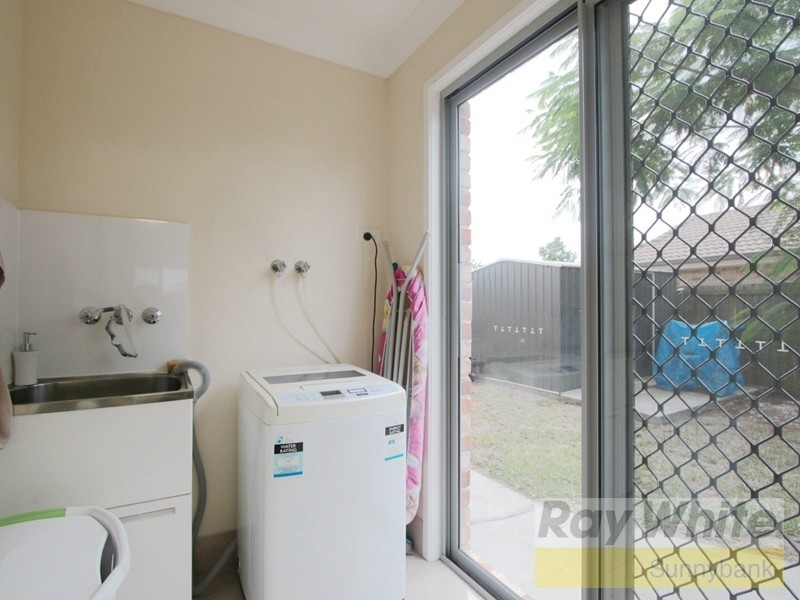 44 Paul Drive, Regents Park QLD 4118