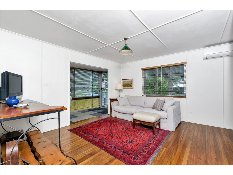 27 Baroda Street, Coopers Plains QLD 4108