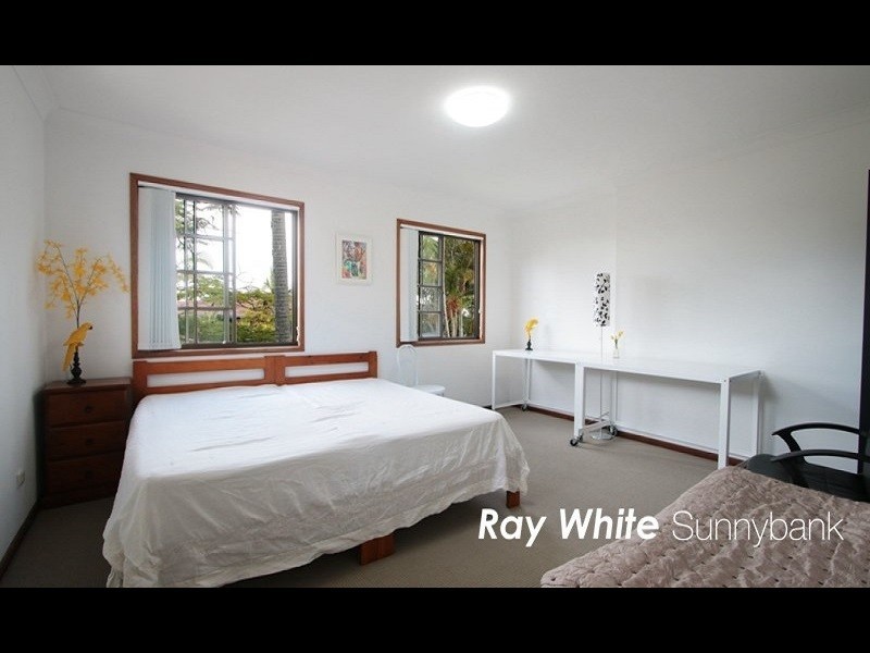 42 Romulus Street, Robertson QLD 4109