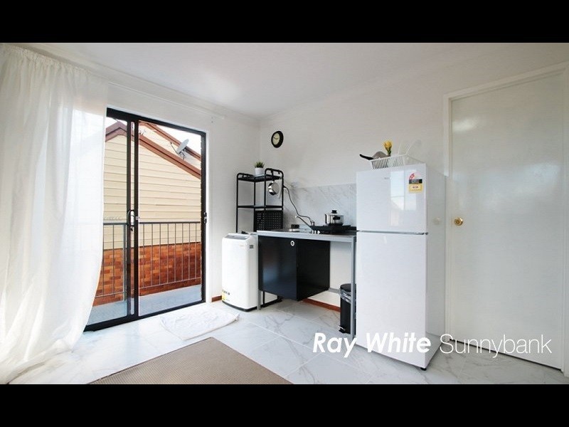 42 Romulus Street, Robertson QLD 4109