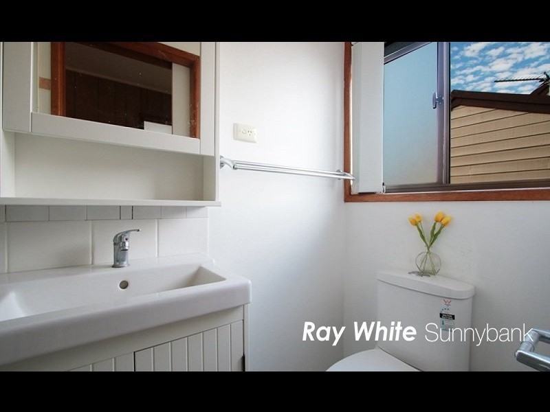 42 Romulus Street, Robertson QLD 4109