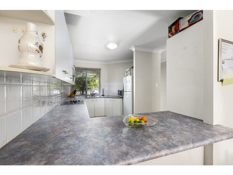 4/9 Lawrence Close, Robertson QLD 4109