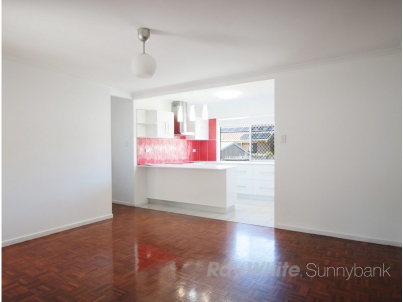 9 Stratharlie Square, Macgregor QLD 4109