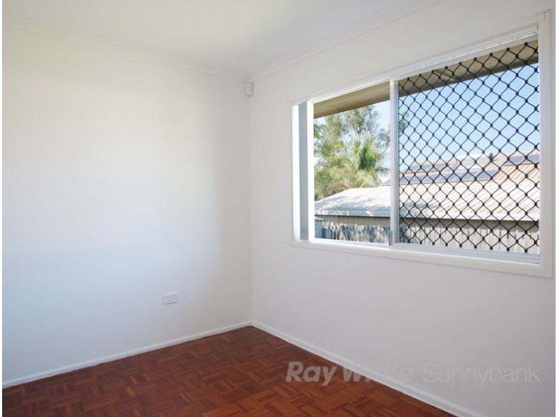 9 Stratharlie Square, Macgregor QLD 4109