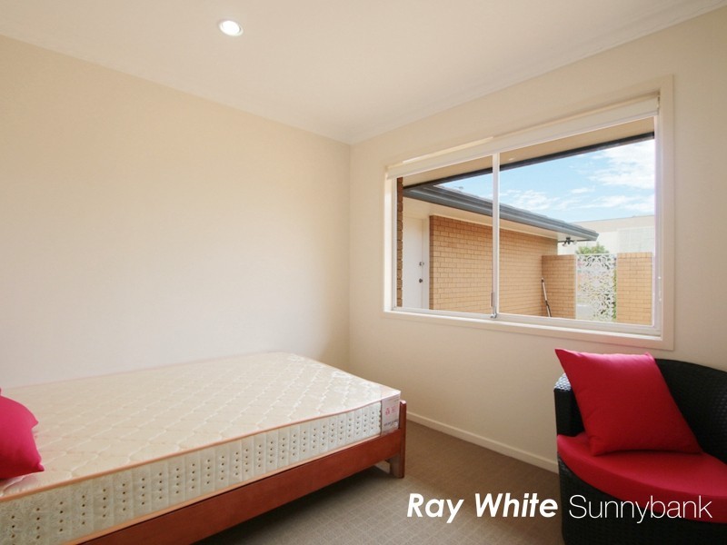 4 Woodsiana Street, Robertson QLD 4109