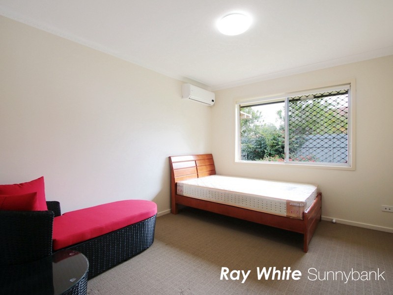 4 Woodsiana Street, Robertson QLD 4109