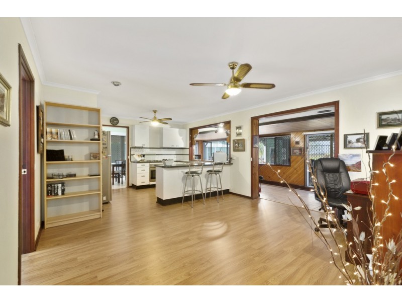 14 St Johns Way, Boronia Heights QLD 4124