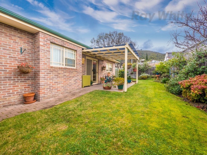 2/27 Flinders Esplanade, Taroona TAS 7053