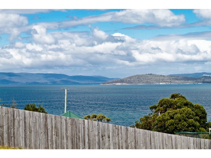 35 Robinia Street, Primrose Sands TAS 7173