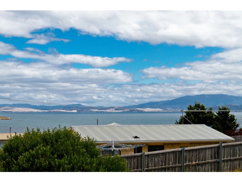 35 Robinia Street, Primrose Sands TAS 7173
