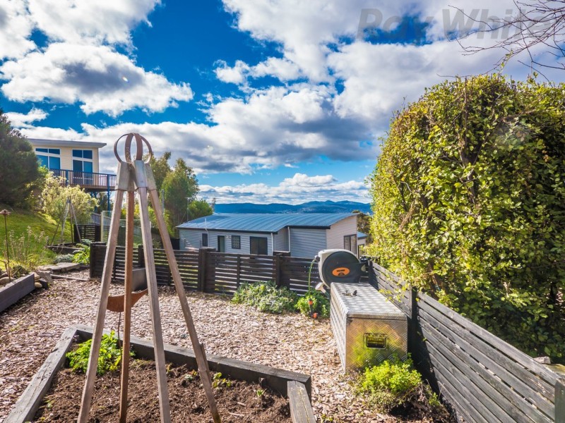 15 Clift Street, Mount Stuart TAS 7000