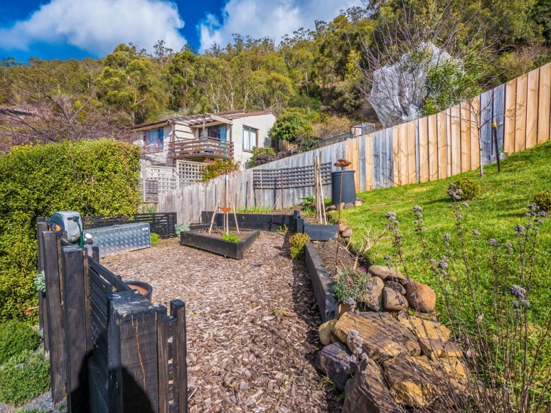 15 Clift Street, Mount Stuart TAS 7000