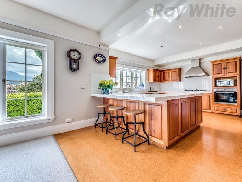 9 Ellington Road, Sandy Bay TAS 7005
