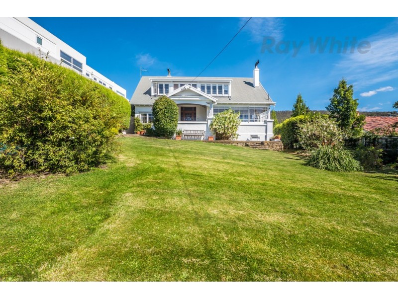 9 Ellington Road, Sandy Bay TAS 7005