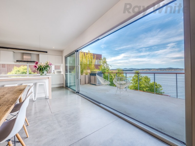 6 Mitah Crescent, Sandy Bay TAS 7005