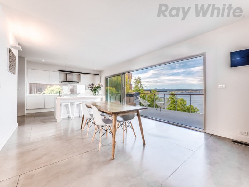 6 Mitah Crescent, Sandy Bay TAS 7005