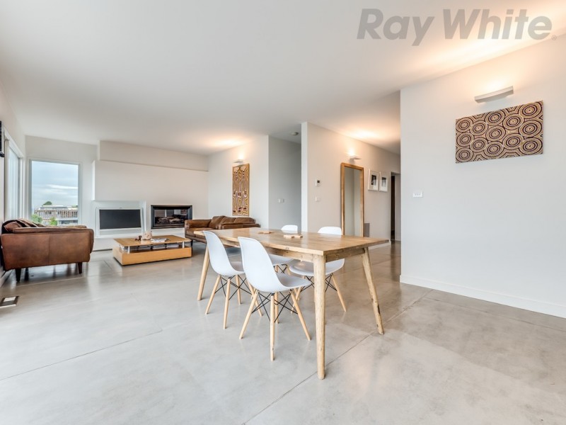 6 Mitah Crescent, Sandy Bay TAS 7005