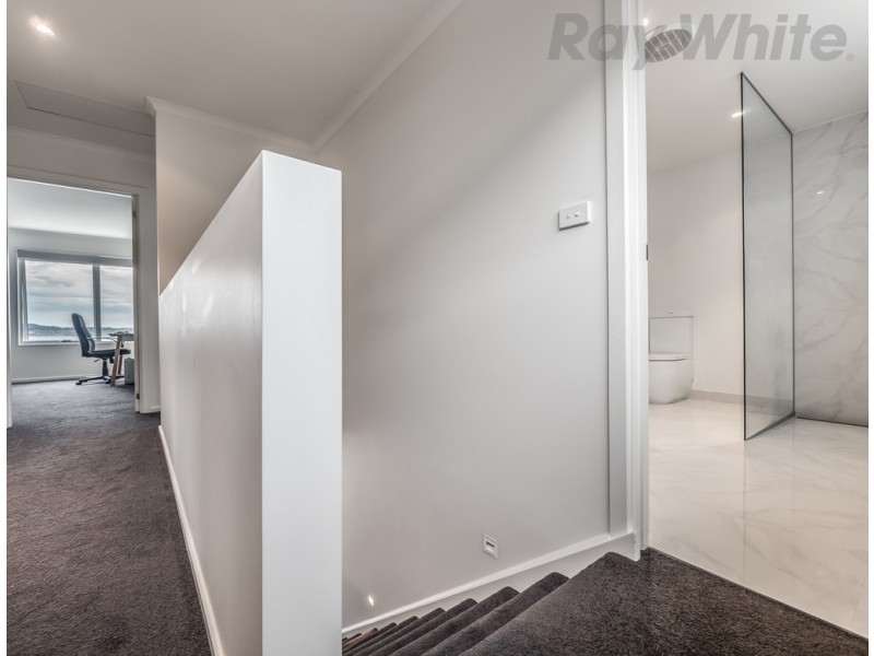 6 Mitah Crescent, Sandy Bay TAS 7005