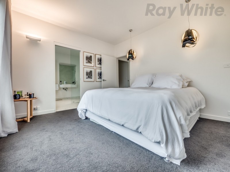 6 Mitah Crescent, Sandy Bay TAS 7005