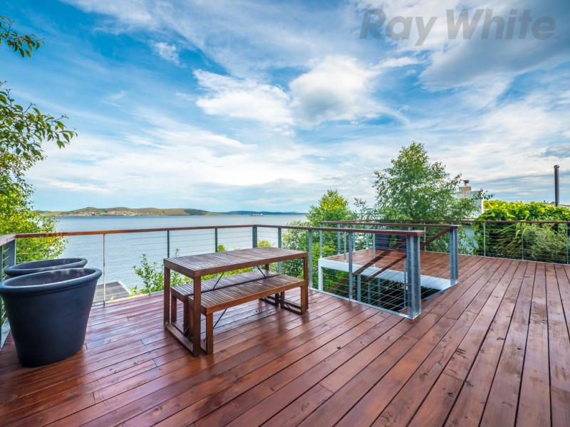 6 Mitah Crescent, Sandy Bay TAS 7005