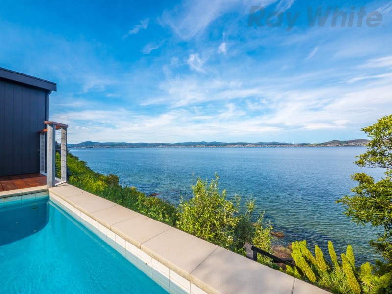 6 Mitah Crescent, Sandy Bay TAS 7005